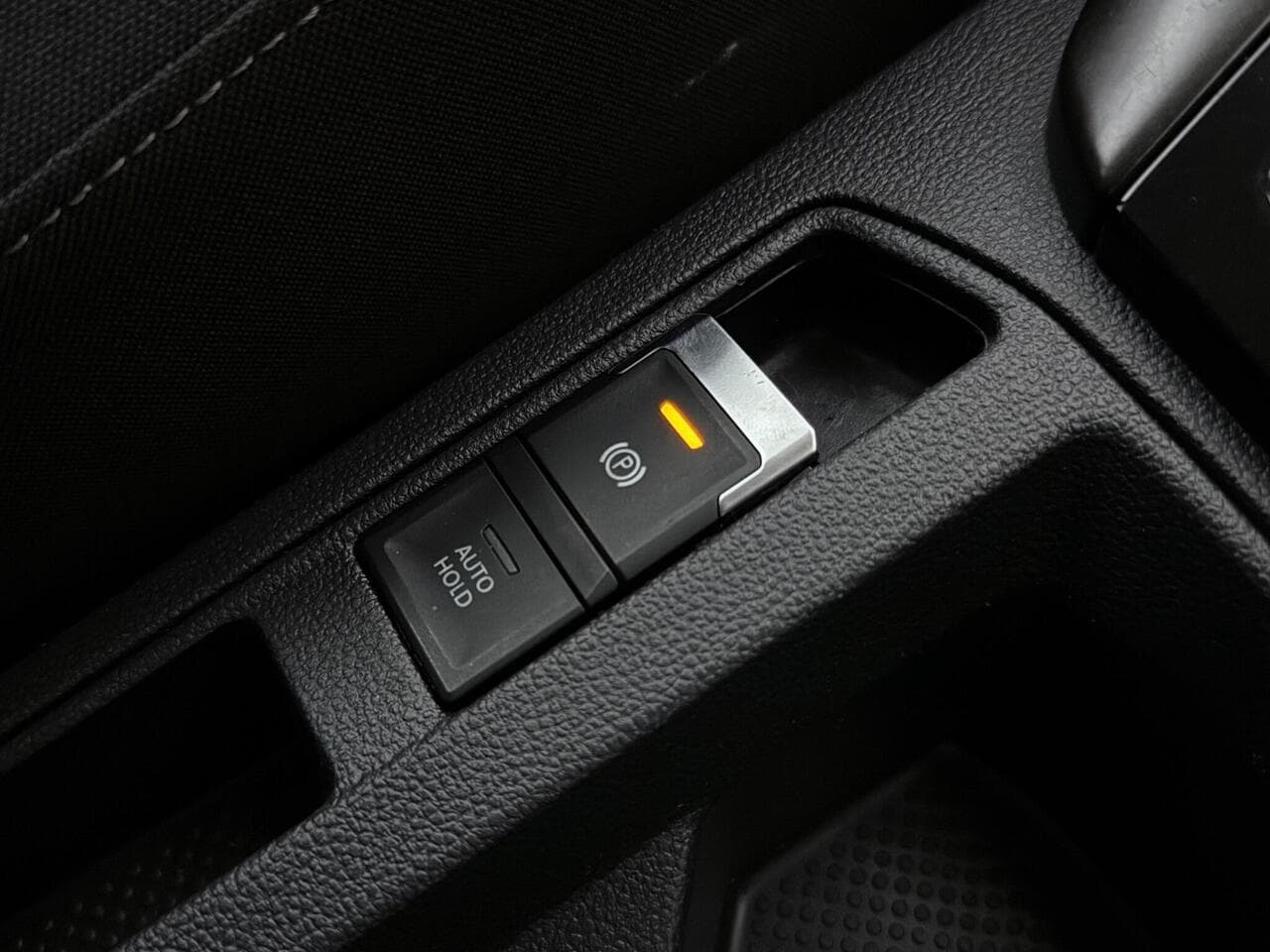 Volkswagen T-Roc thumbnail Misc Controls