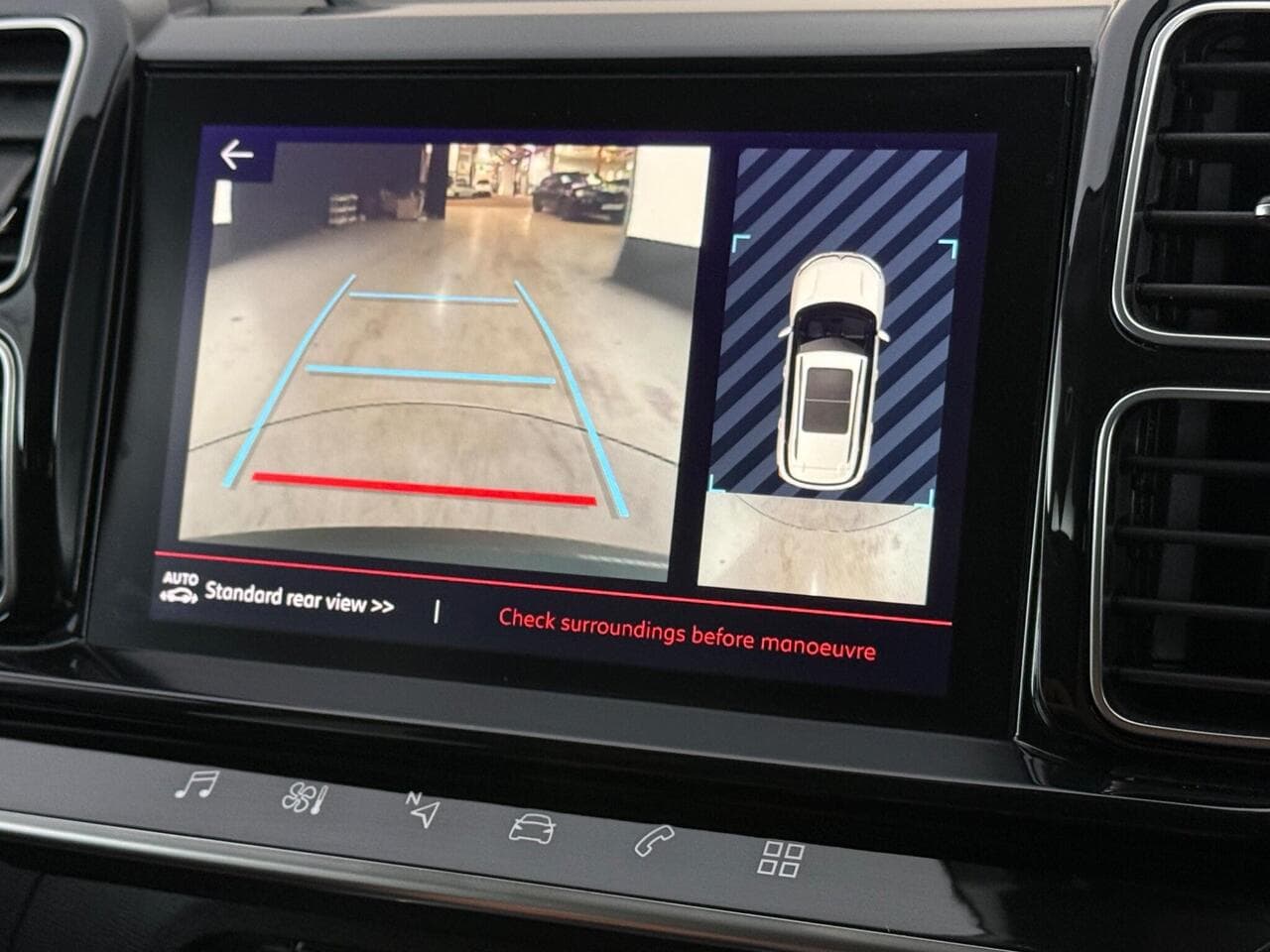 Citroen C5 Aircross thumbnail Infotainment System