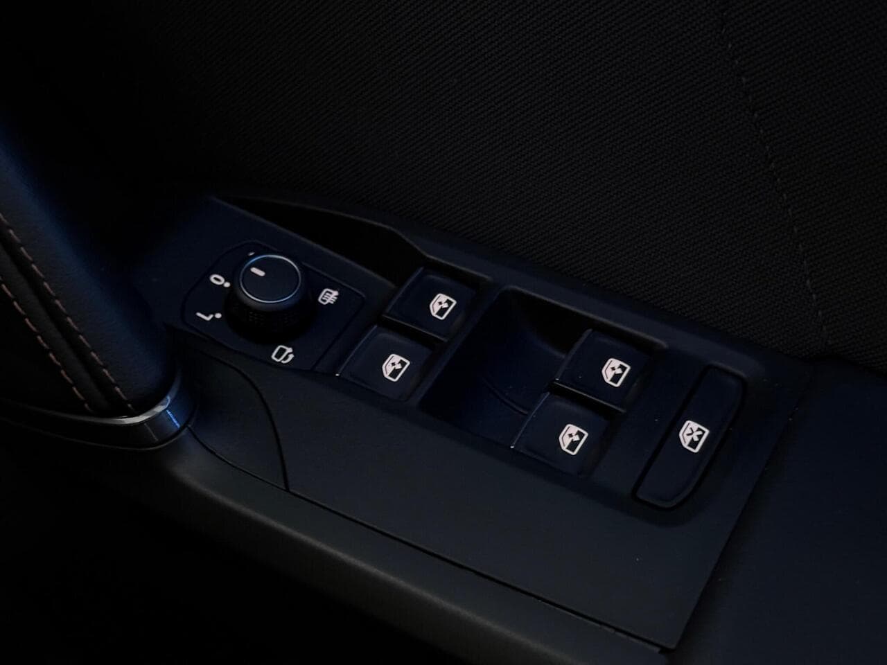 CUPRA Formentor thumbnail Misc Controls