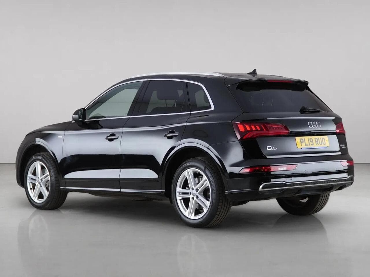 Audi Q5 thumbnail Rear Left