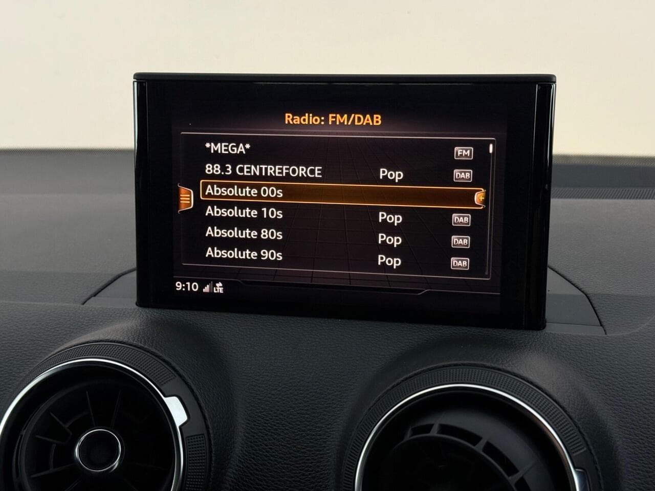Audi Q2 thumbnail Infotainment System