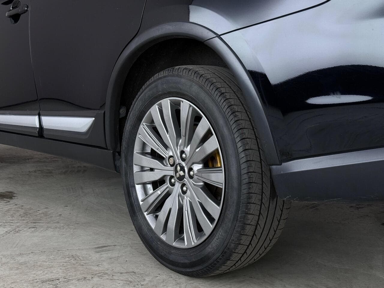 Mitsubishi Outlander thumbnail Wheel