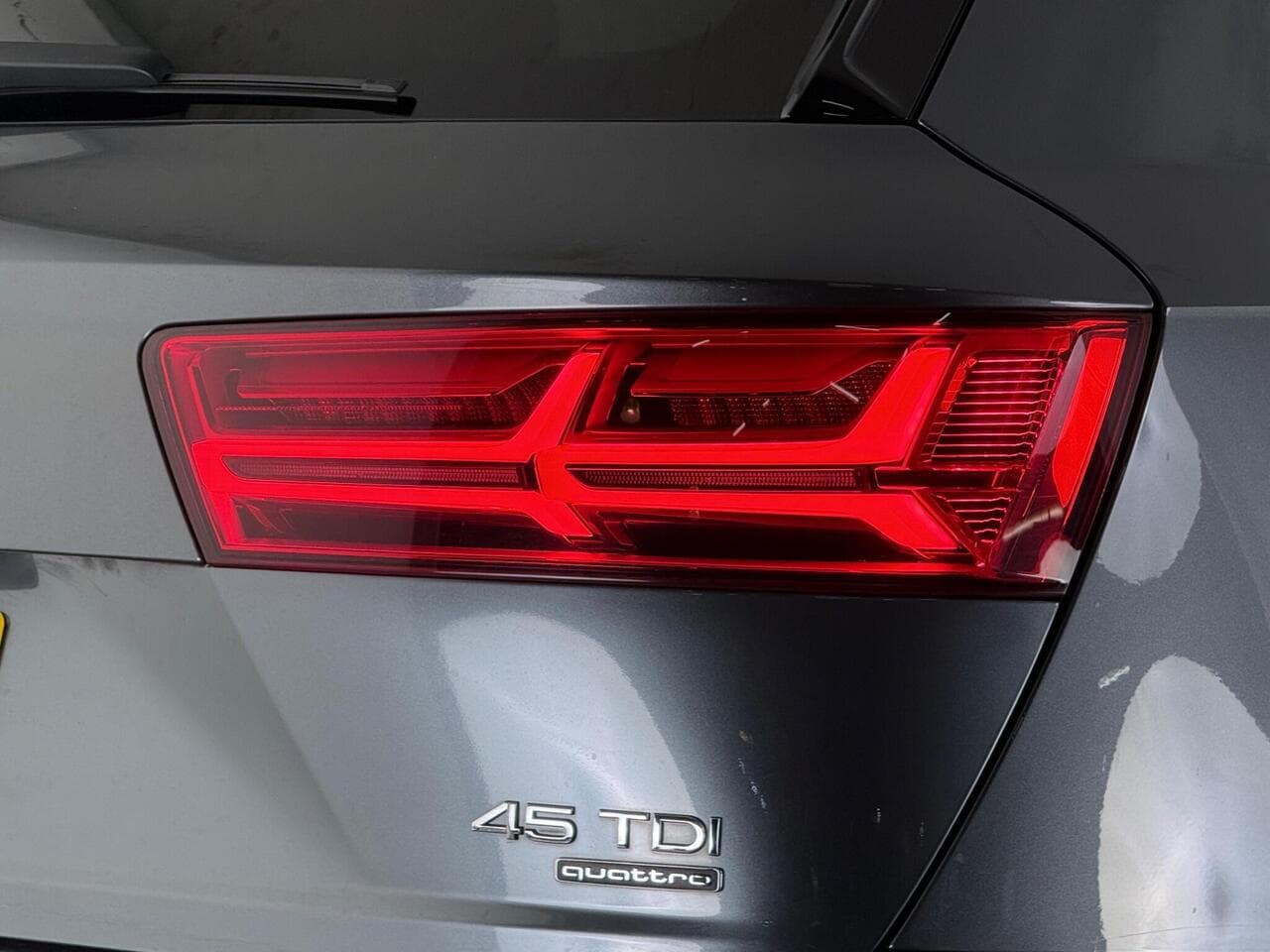 Audi Q7 thumbnail Lights Rear