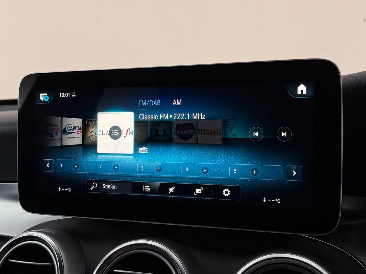 Mercedes-Benz GLC thumbnail Infotainment System