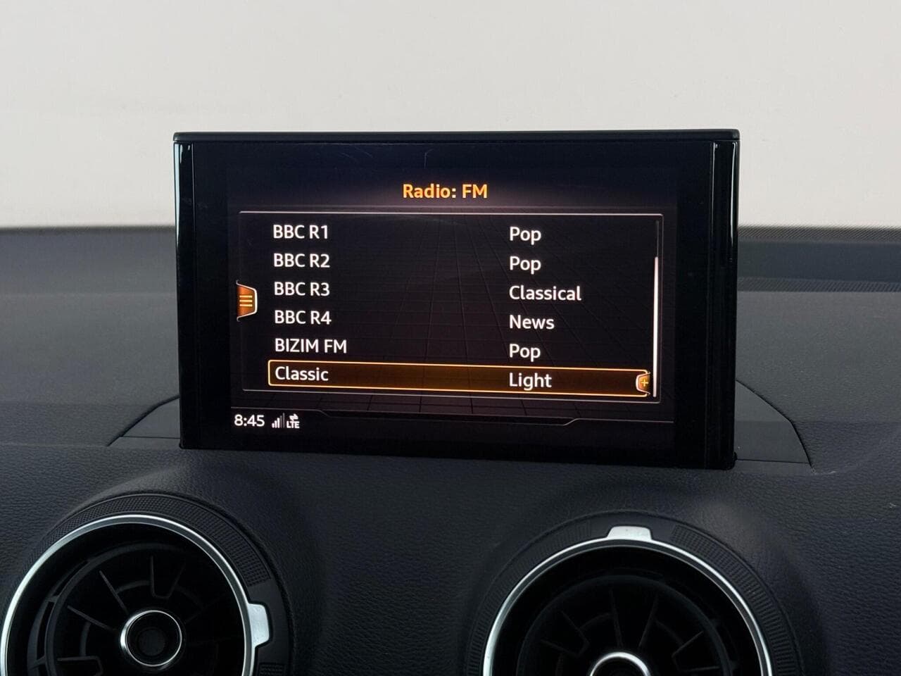 Audi Q2 thumbnail Infotainment System