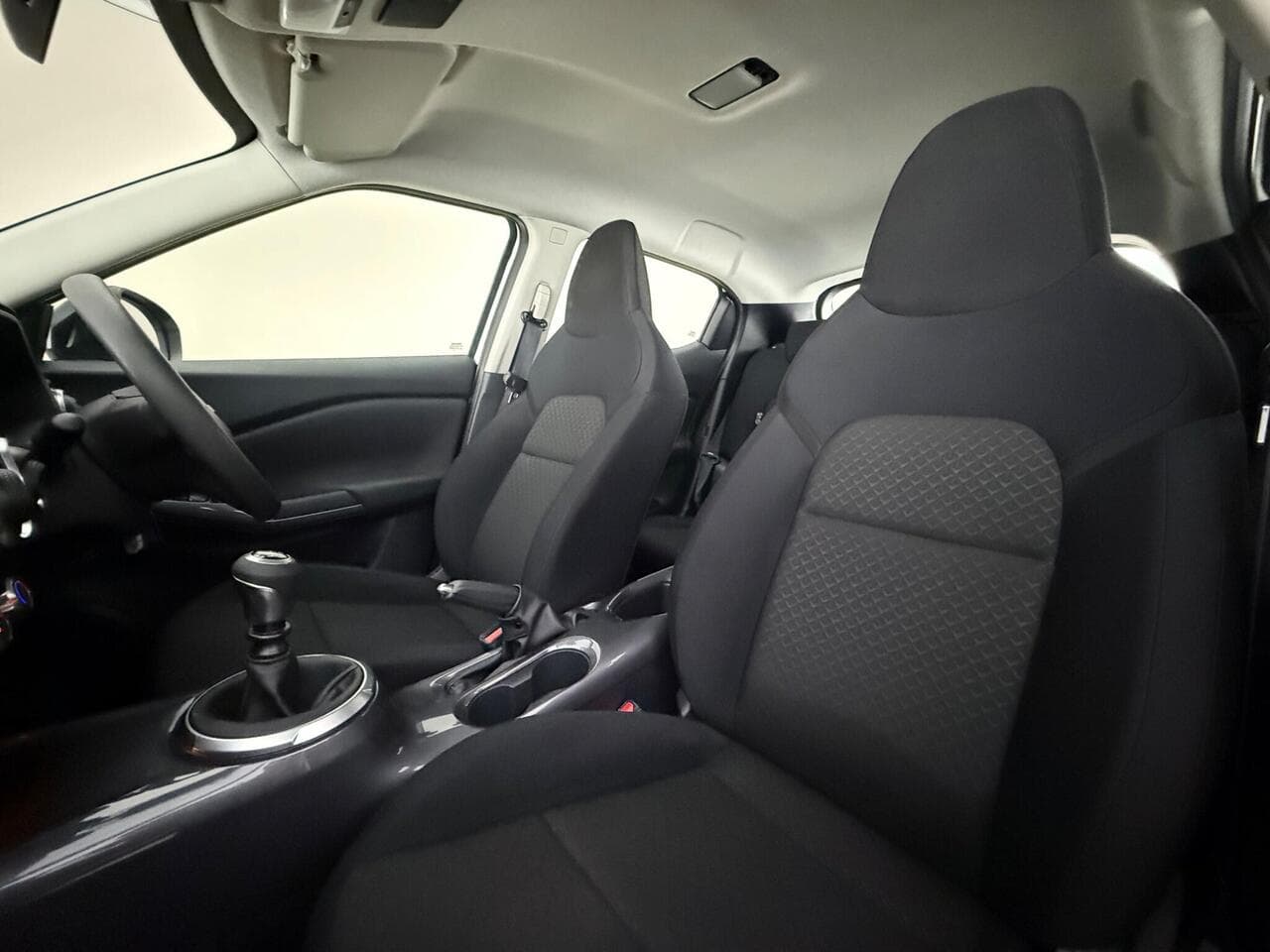 Nissan Juke thumbnail Seat Front Passenger