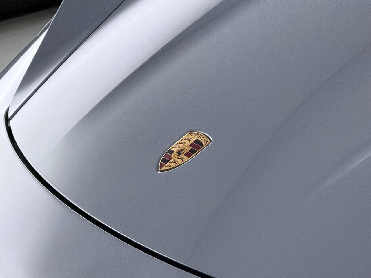 Porsche Taycan thumbnail Badge Exterior