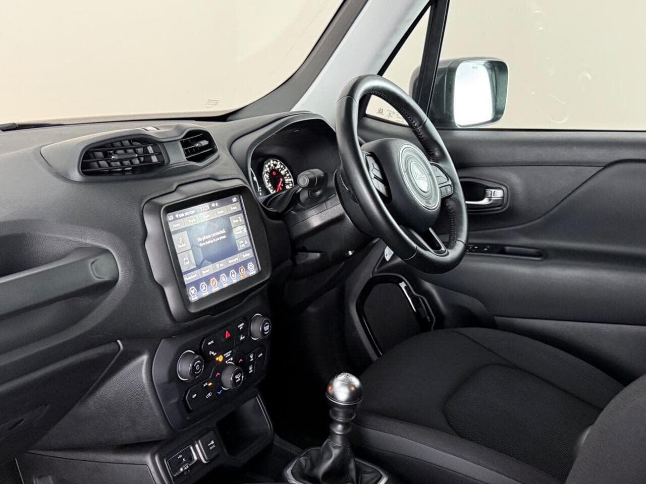 Jeep Renegade thumbnail Interior Front