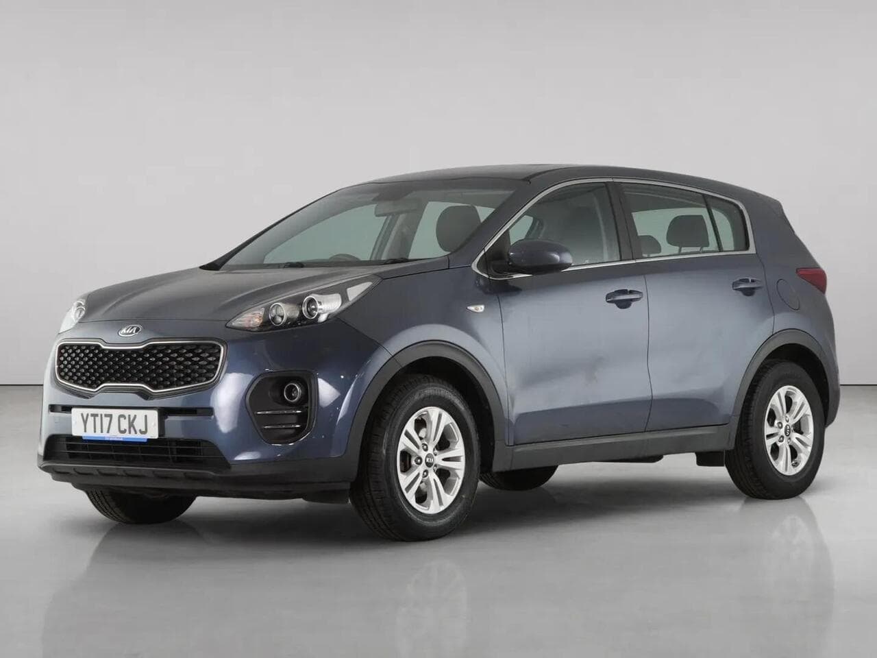 Kia Sportage thumbnail Front Left