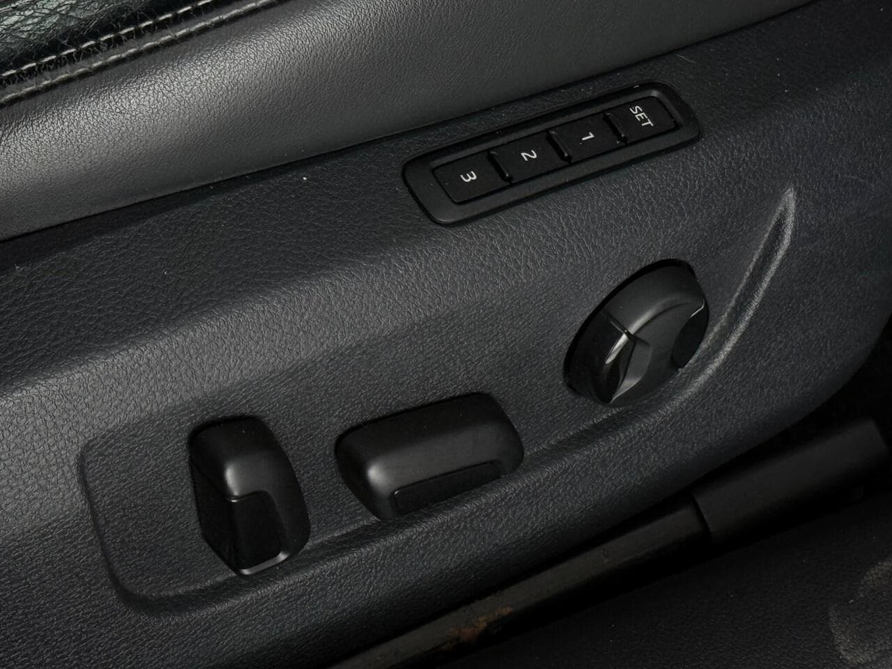 Skoda Superb thumbnail Misc Controls