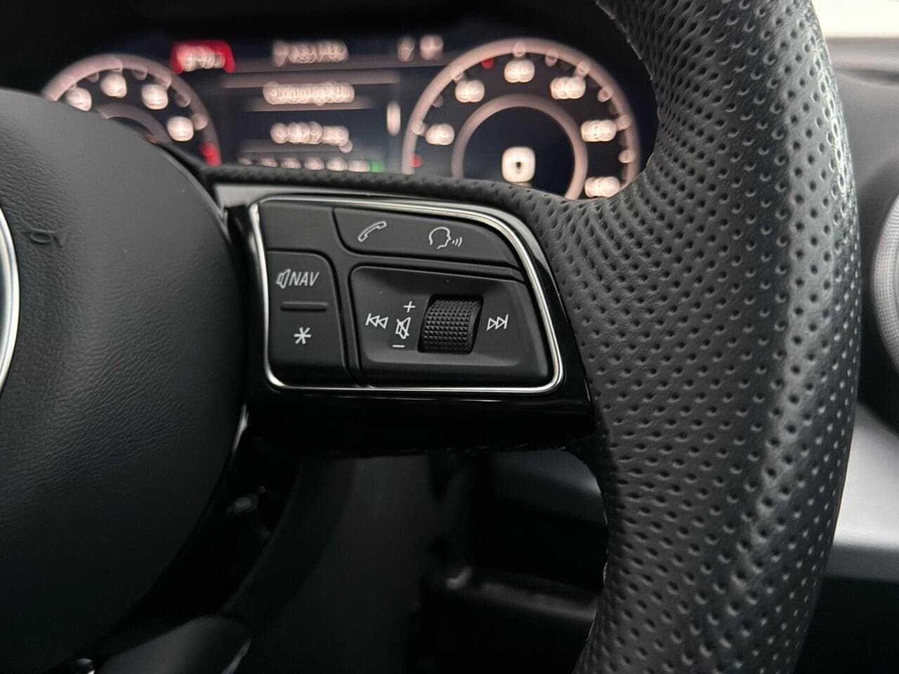 Audi Q2 thumbnail Misc Controls