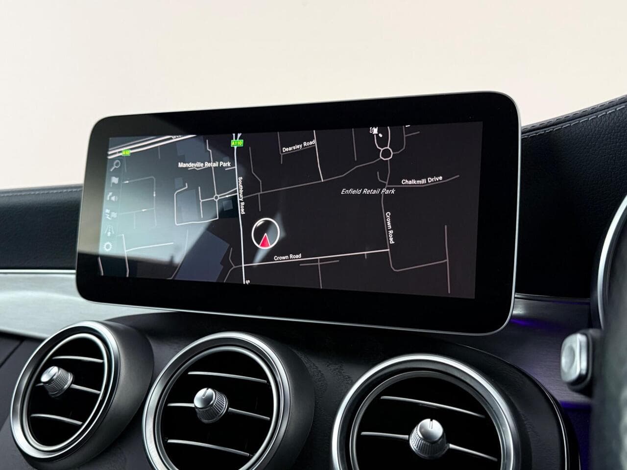 Mercedes-Benz C Class thumbnail Infotainment System