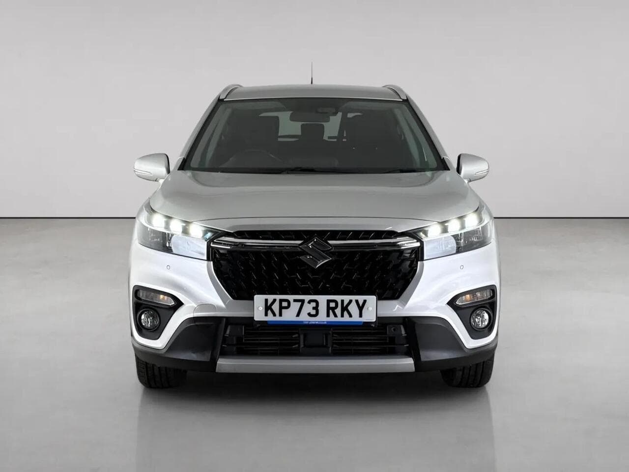 Suzuki S-Cross thumbnail Front