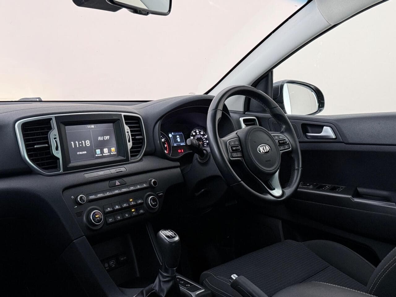 Kia Sportage thumbnail Interior Front
