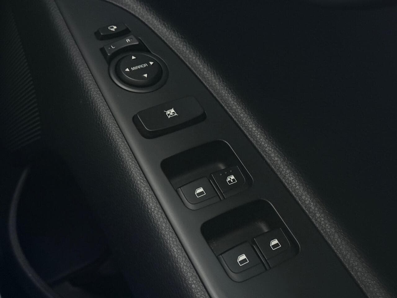 Kia Stonic thumbnail Misc Controls
