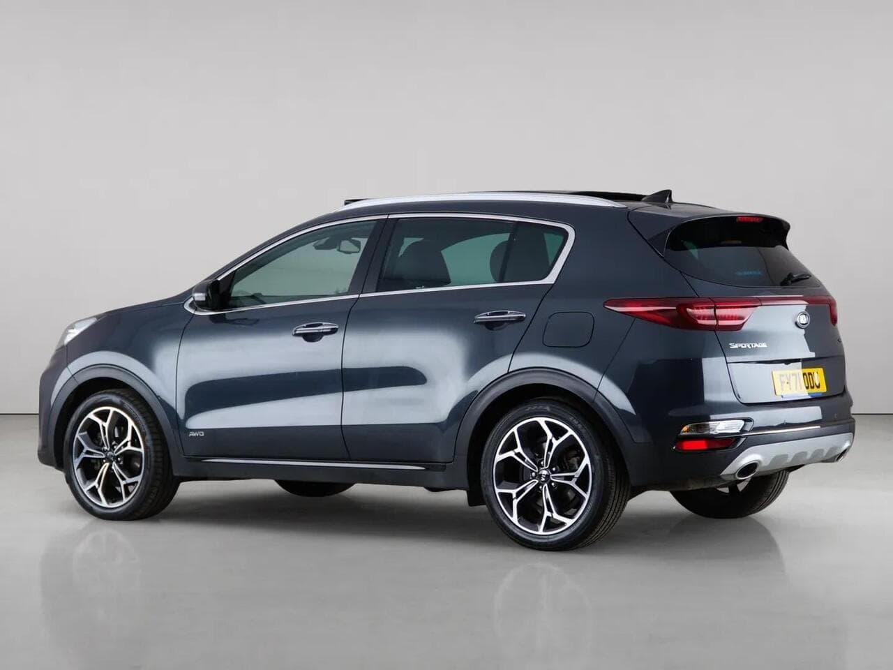 Kia Sportage thumbnail Side Left