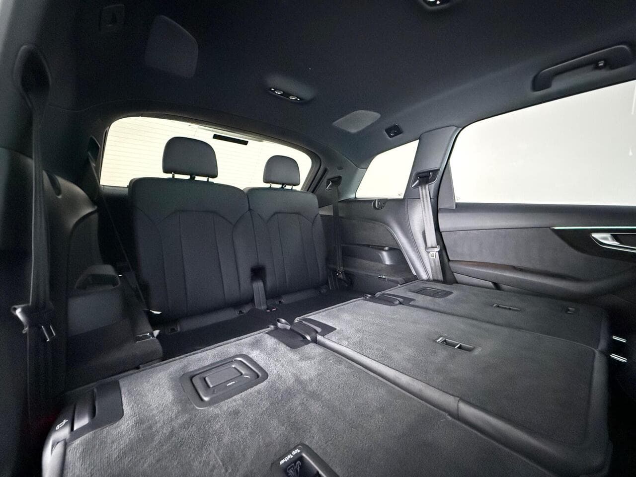 Audi Q7 thumbnail Seats Rear