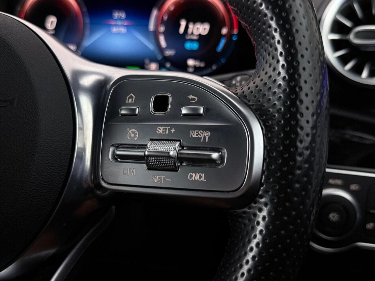 Mercedes-Benz A Class thumbnail Misc Controls
