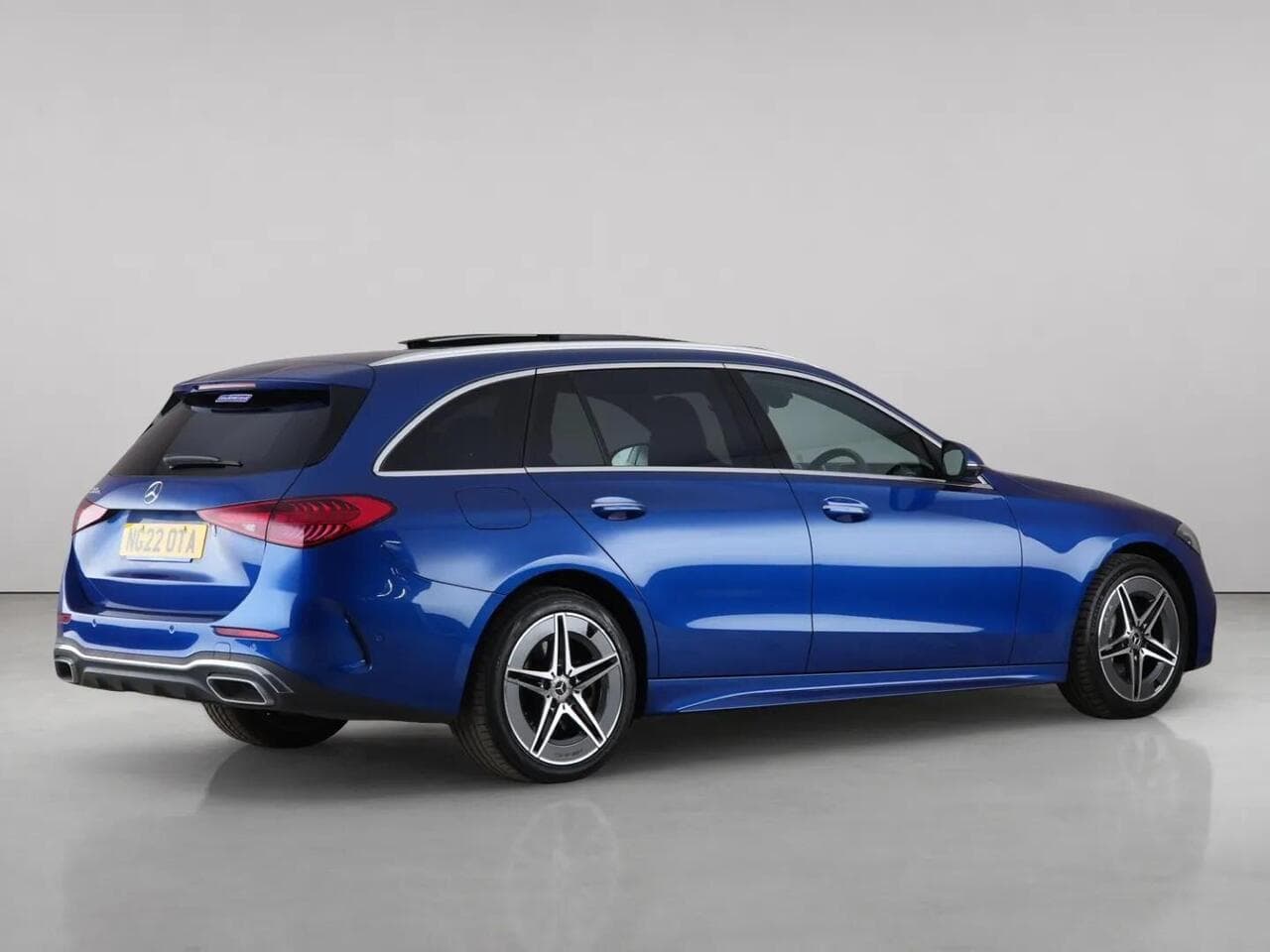 Mercedes-Benz C Class thumbnail Rear Right