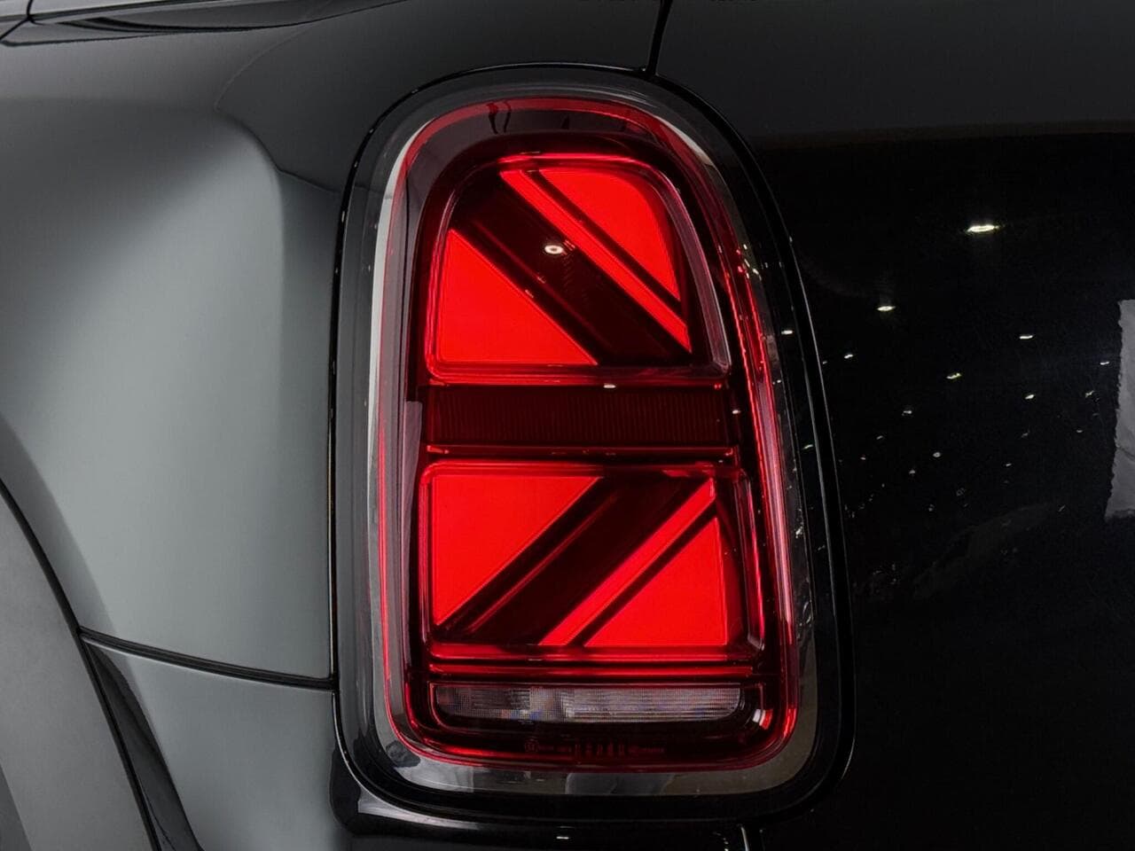 MINI Countryman thumbnail Lights Rear