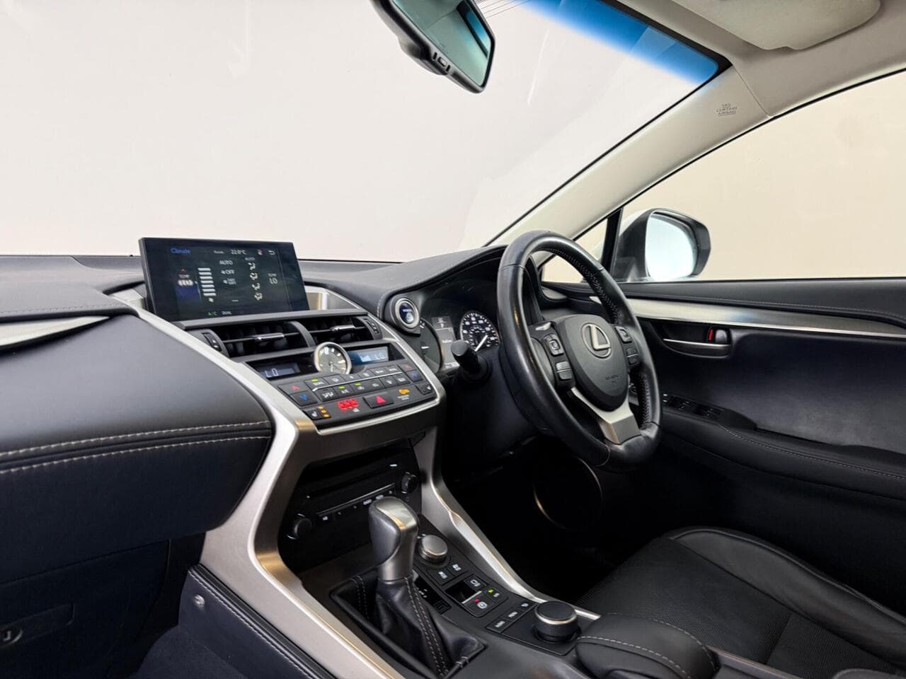 Lexus NX thumbnail Interior Front