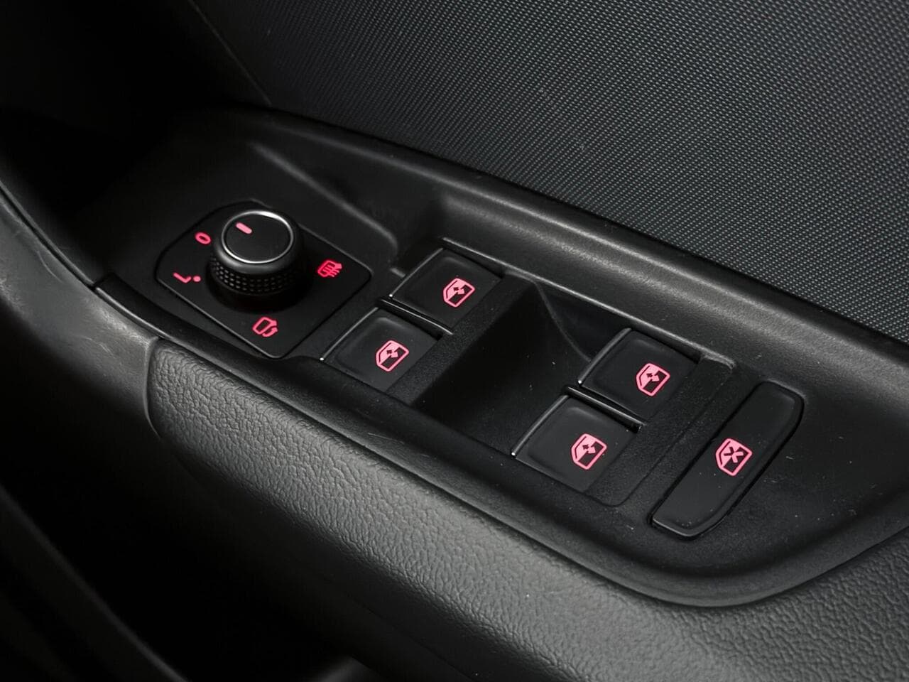Audi A1 thumbnail Misc Controls