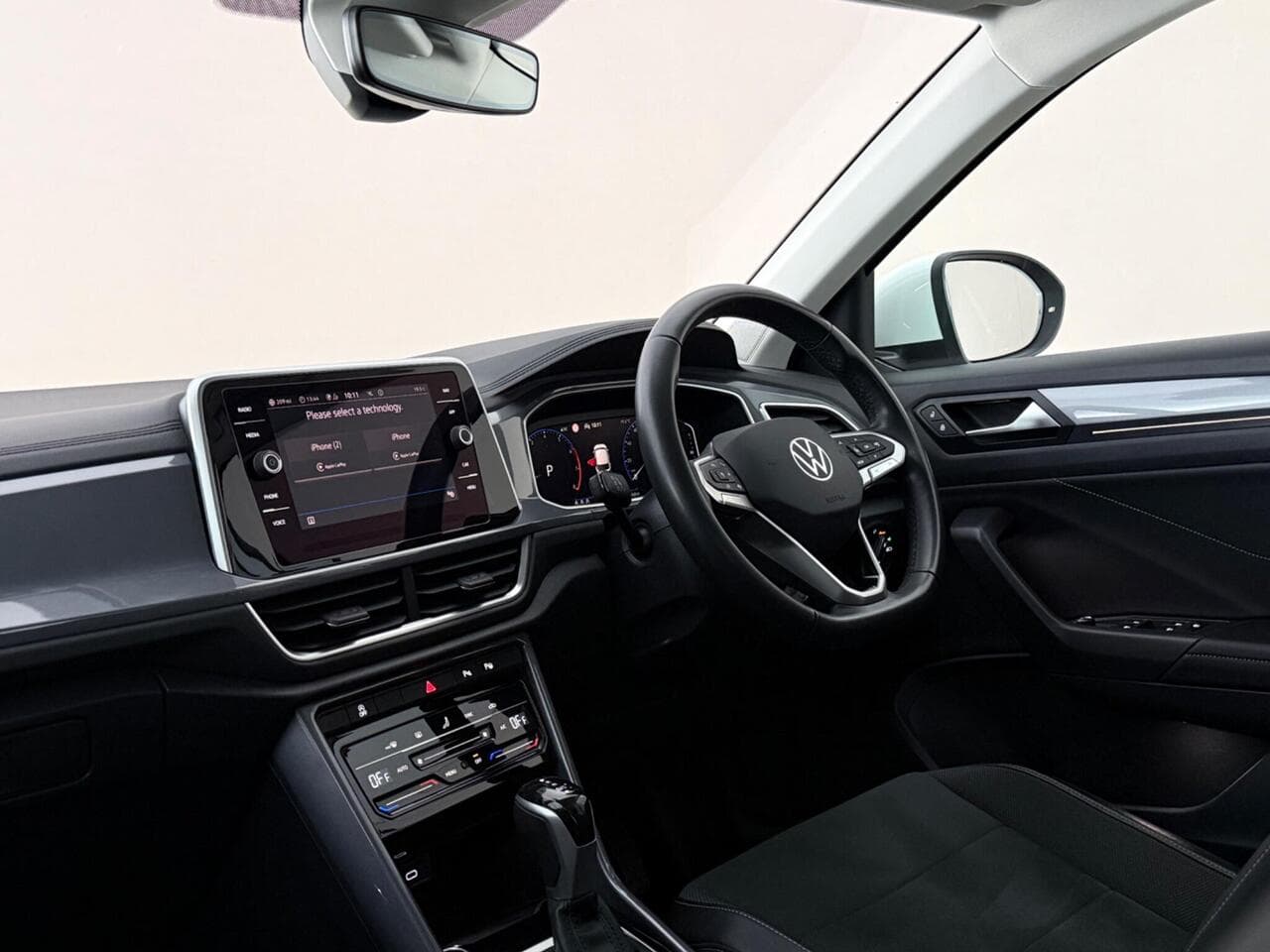 Volkswagen T-Roc thumbnail Interior Front