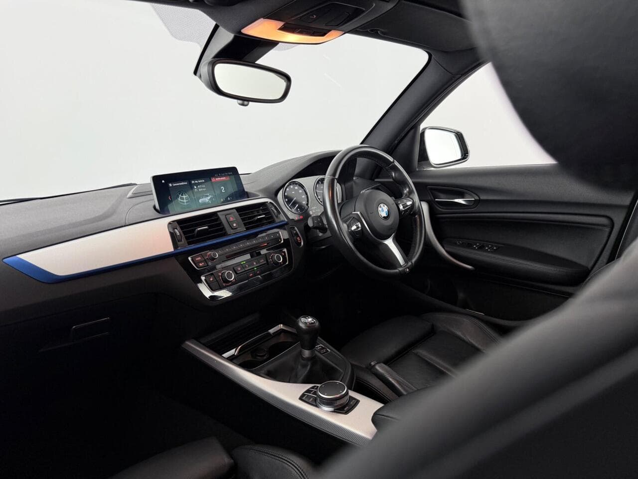 BMW 1 Series thumbnail Interior Front