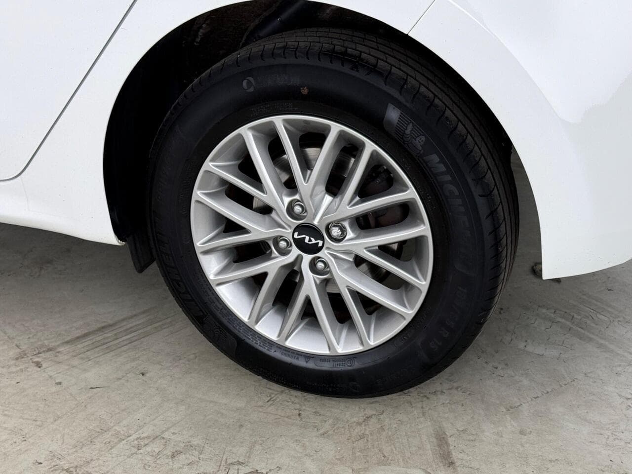Kia Rio thumbnail Wheel