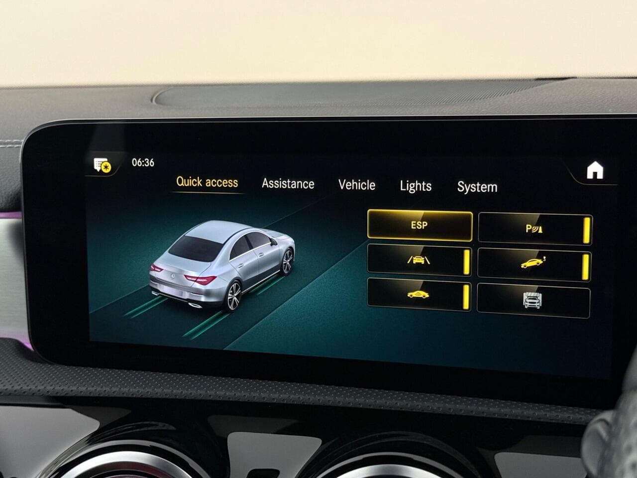 Mercedes-Benz CLA thumbnail Infotainment System