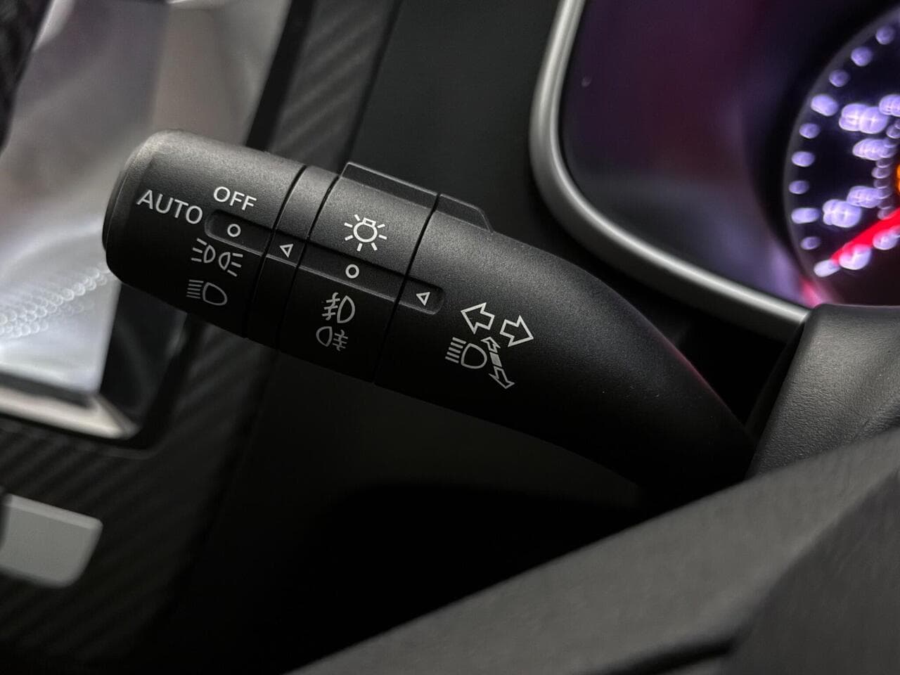 MG MG ZS thumbnail Misc Controls