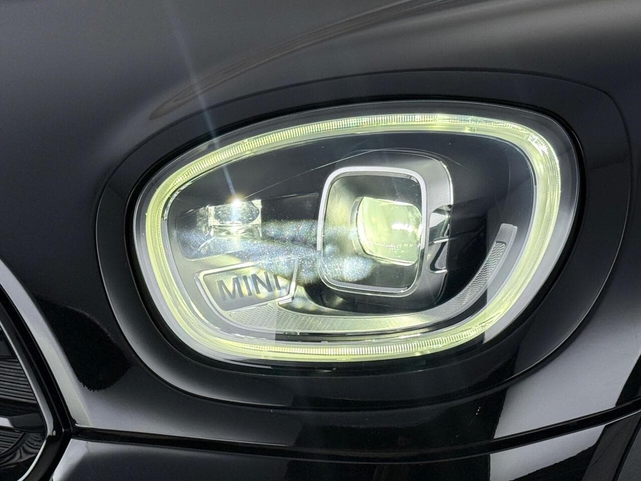 MINI Countryman thumbnail Lights Front