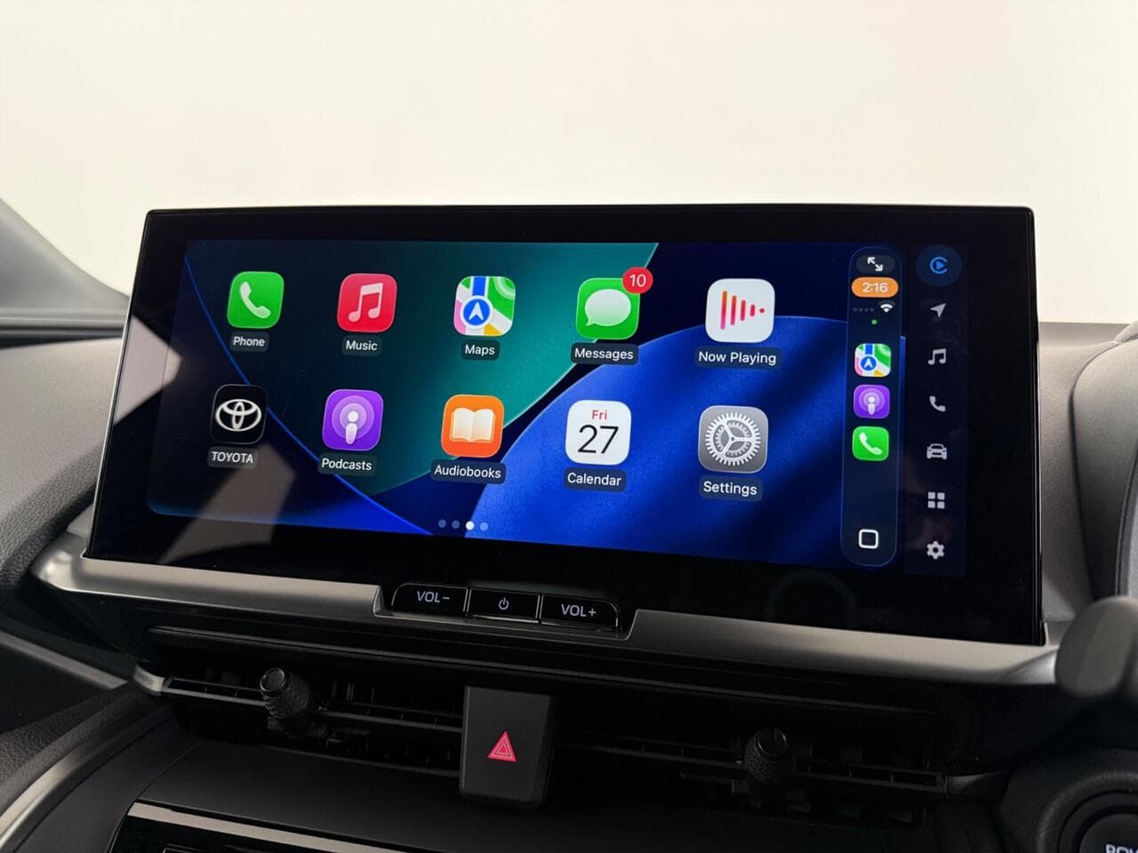 Toyota C-HR thumbnail Infotainment System