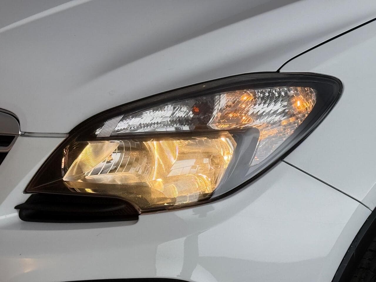 Vauxhall Mokka thumbnail Lights Front