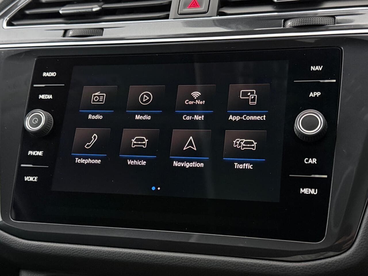 Volkswagen Tiguan Allspace thumbnail Infotainment System