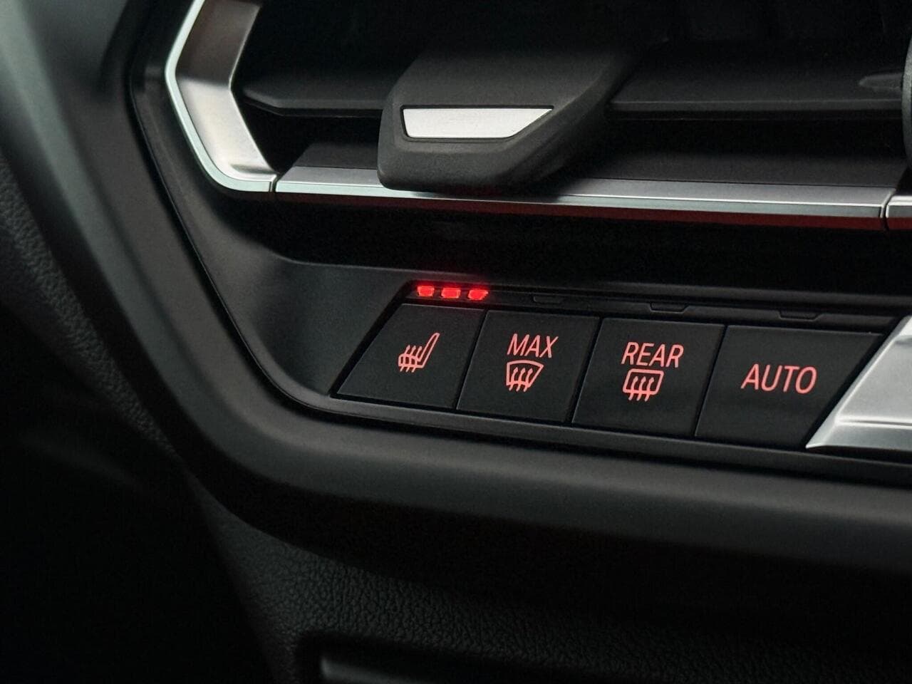 BMW 2 Series Gran Coupe thumbnail Misc Controls