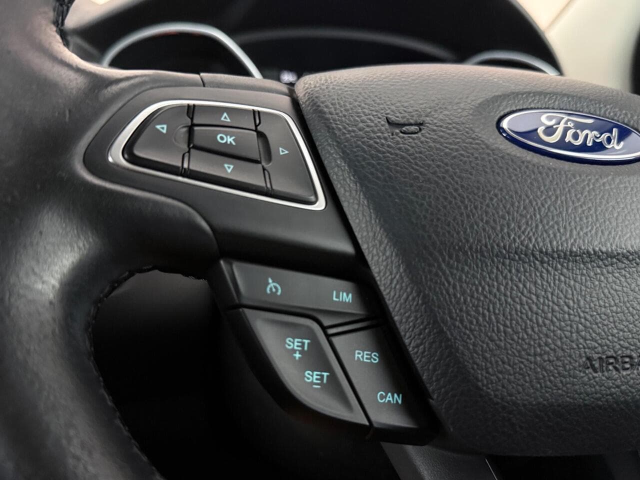 Ford Focus thumbnail Misc Controls