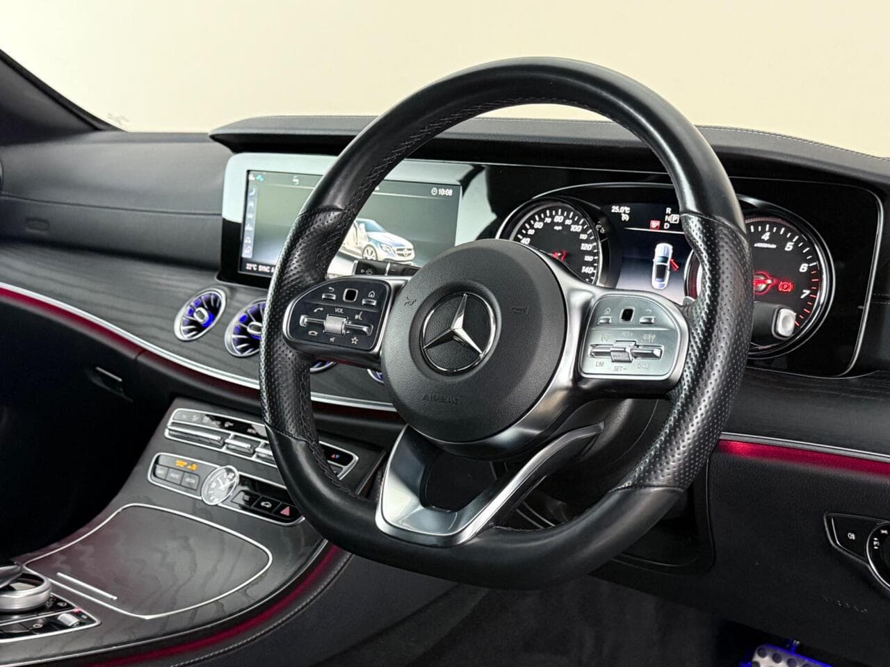 Mercedes-Benz E Class thumbnail Steering Wheel