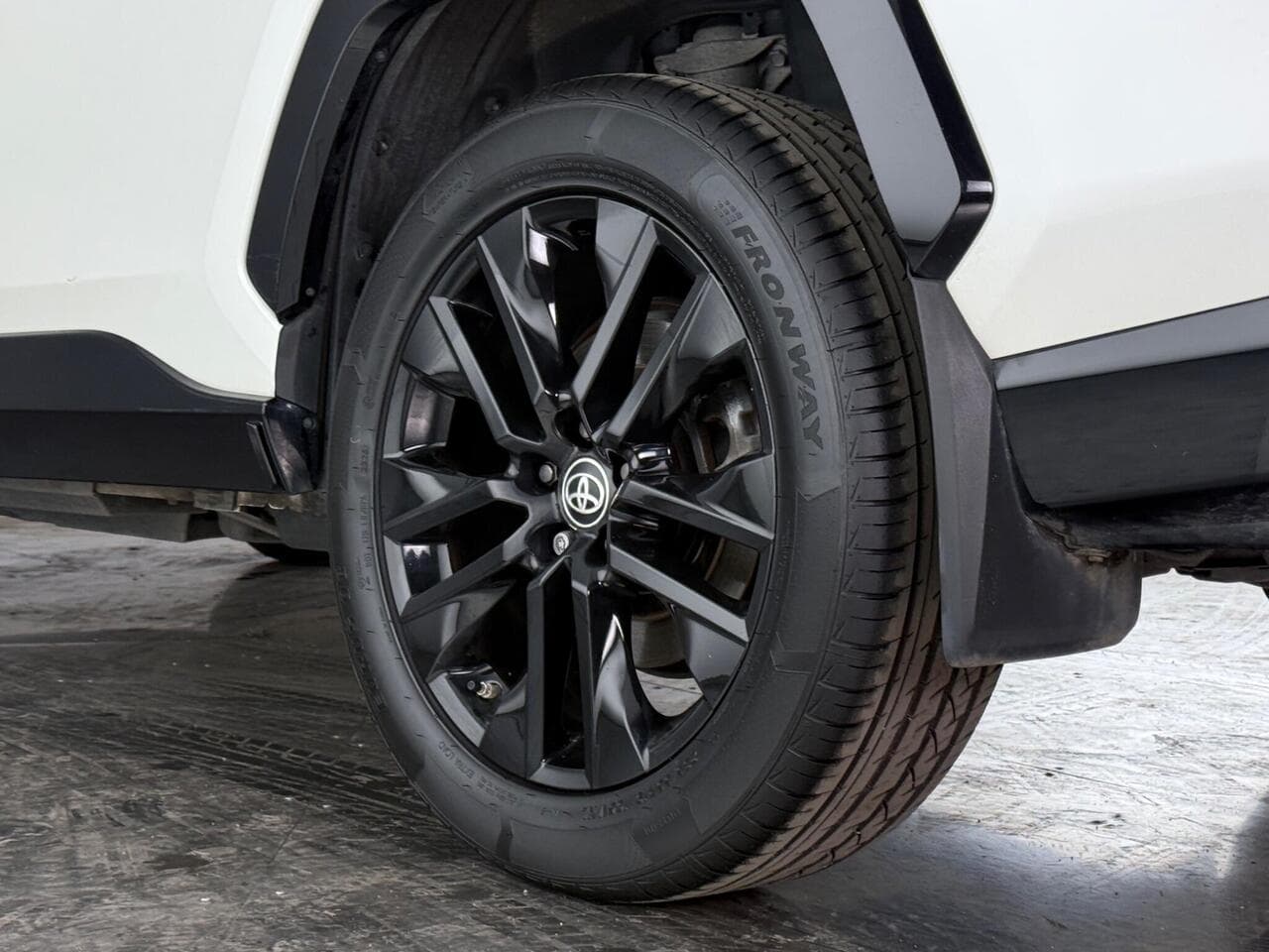 Toyota RAV4 thumbnail Wheel