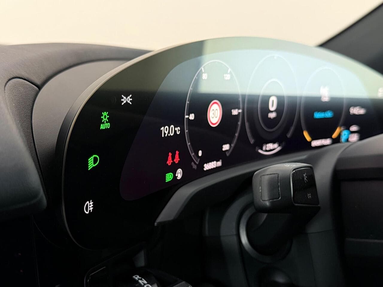 Porsche Taycan thumbnail Misc Controls