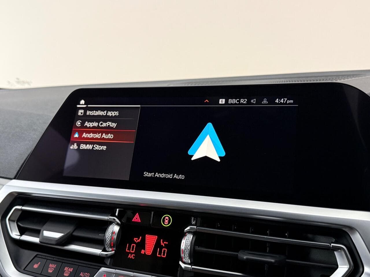 BMW 3 Series thumbnail Infotainment System