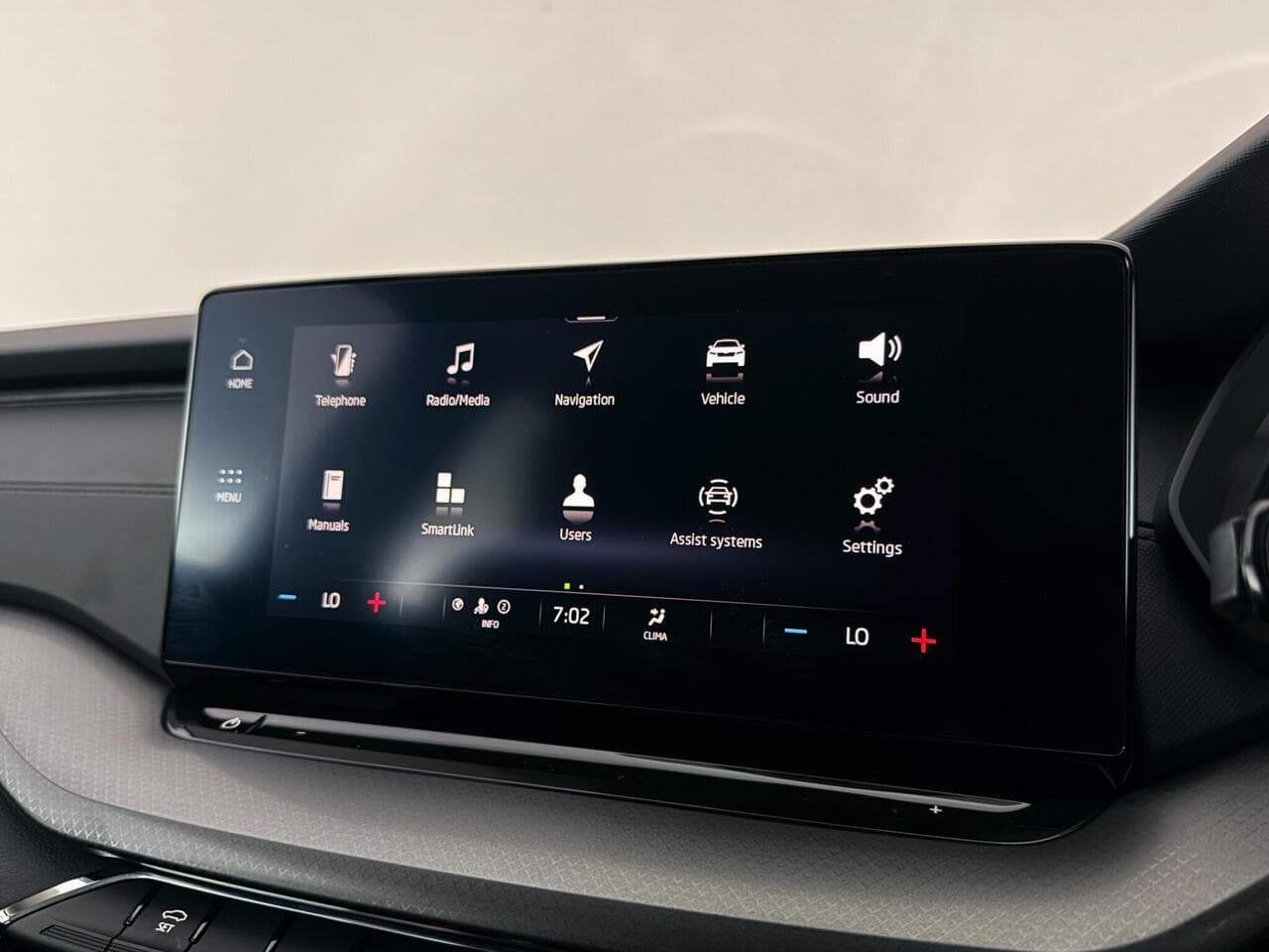 Skoda Octavia thumbnail Infotainment System