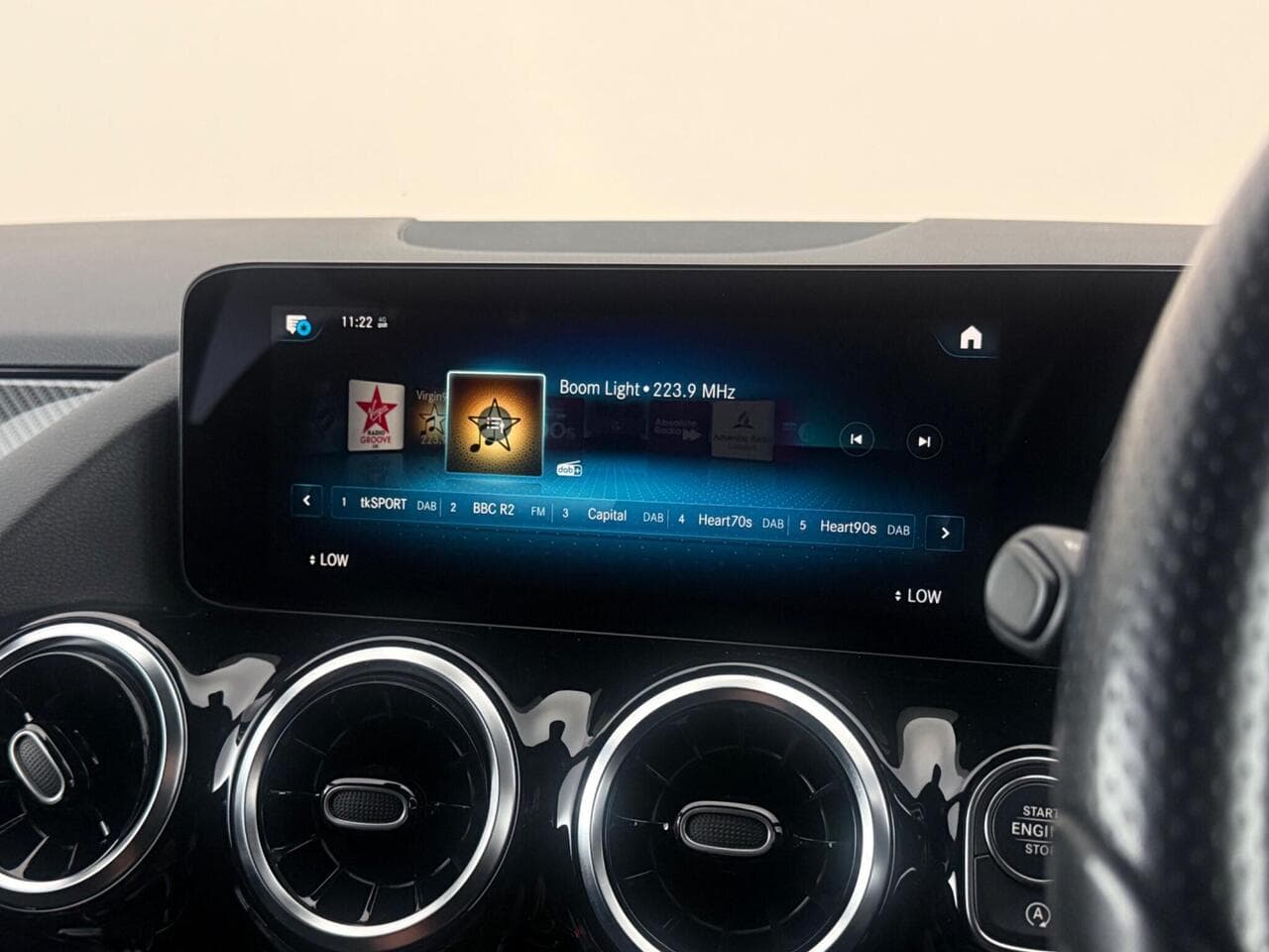 Mercedes-Benz GLA thumbnail Infotainment System