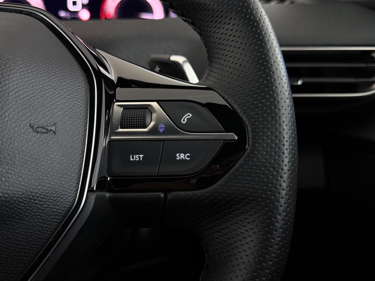 Peugeot 3008 thumbnail Misc Controls