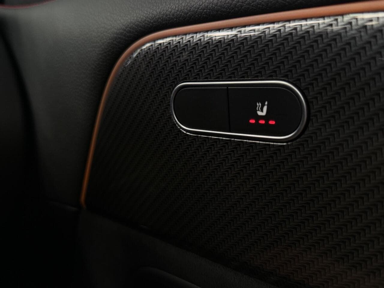 Mercedes-Benz GLA thumbnail Misc Controls
