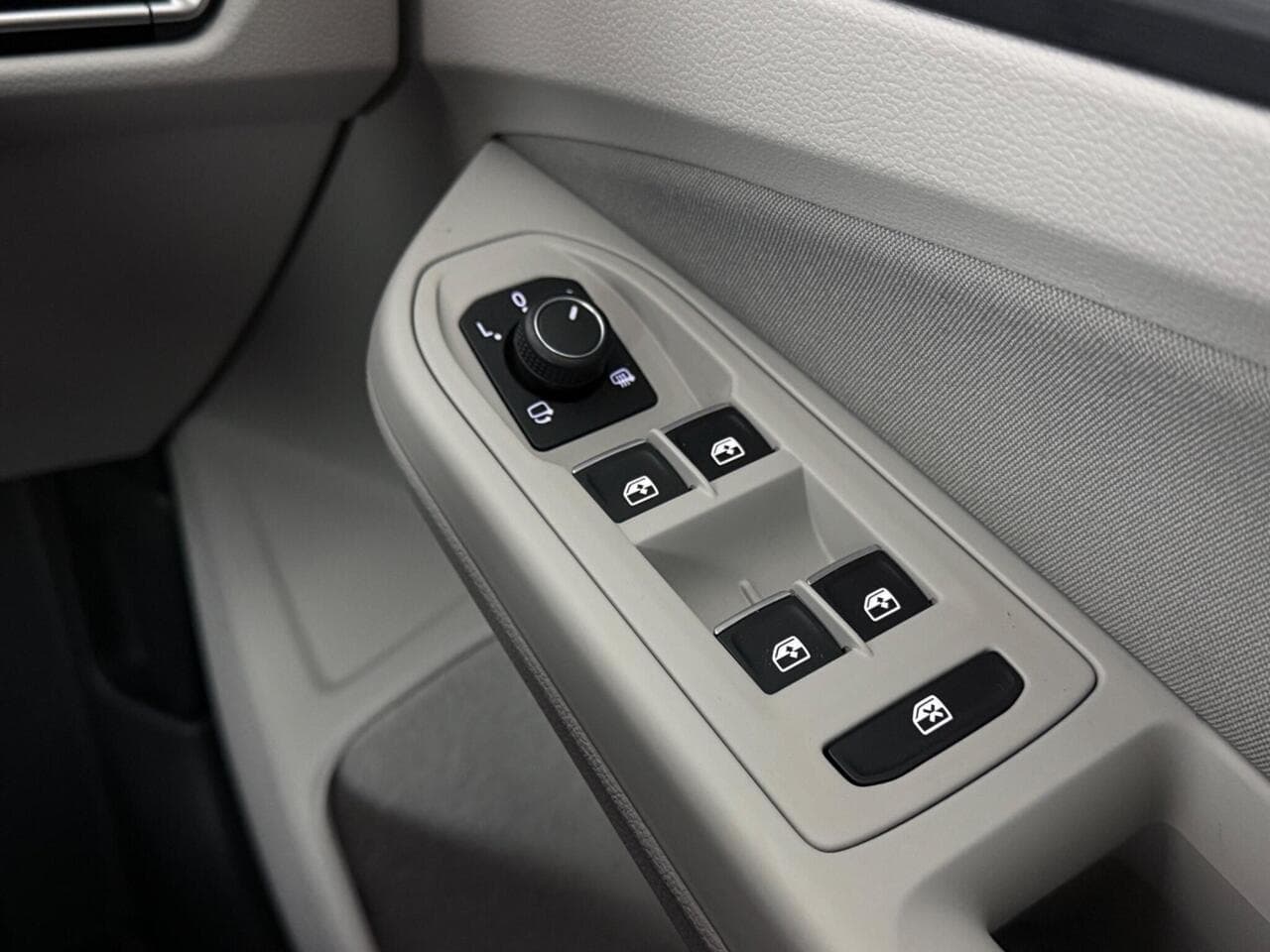 Volkswagen Golf thumbnail Misc Controls