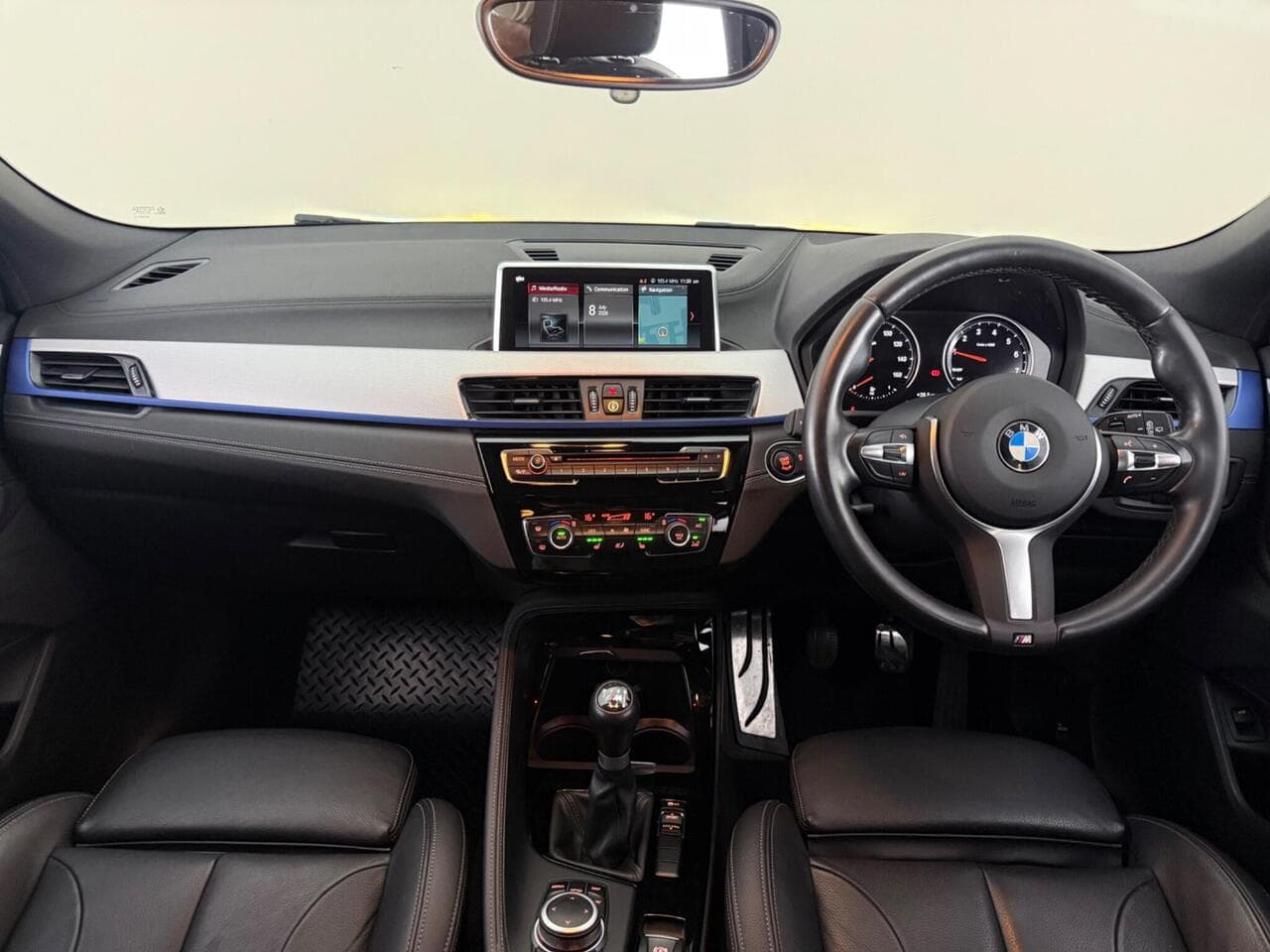 BMW X2 thumbnail Interior Front