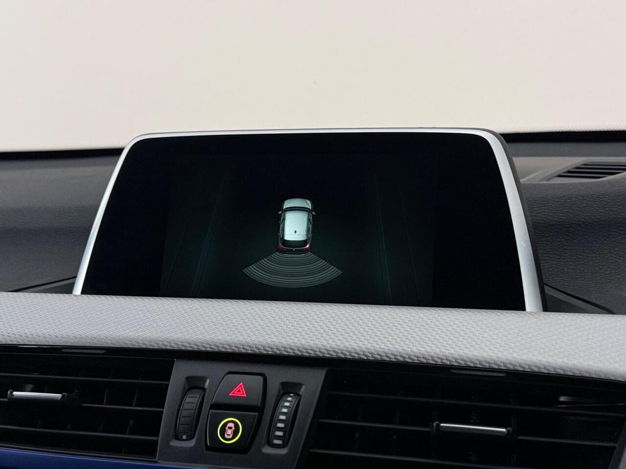 BMW X1 thumbnail Infotainment System