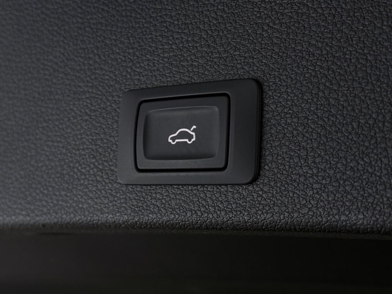 Audi Q2 thumbnail Misc Controls