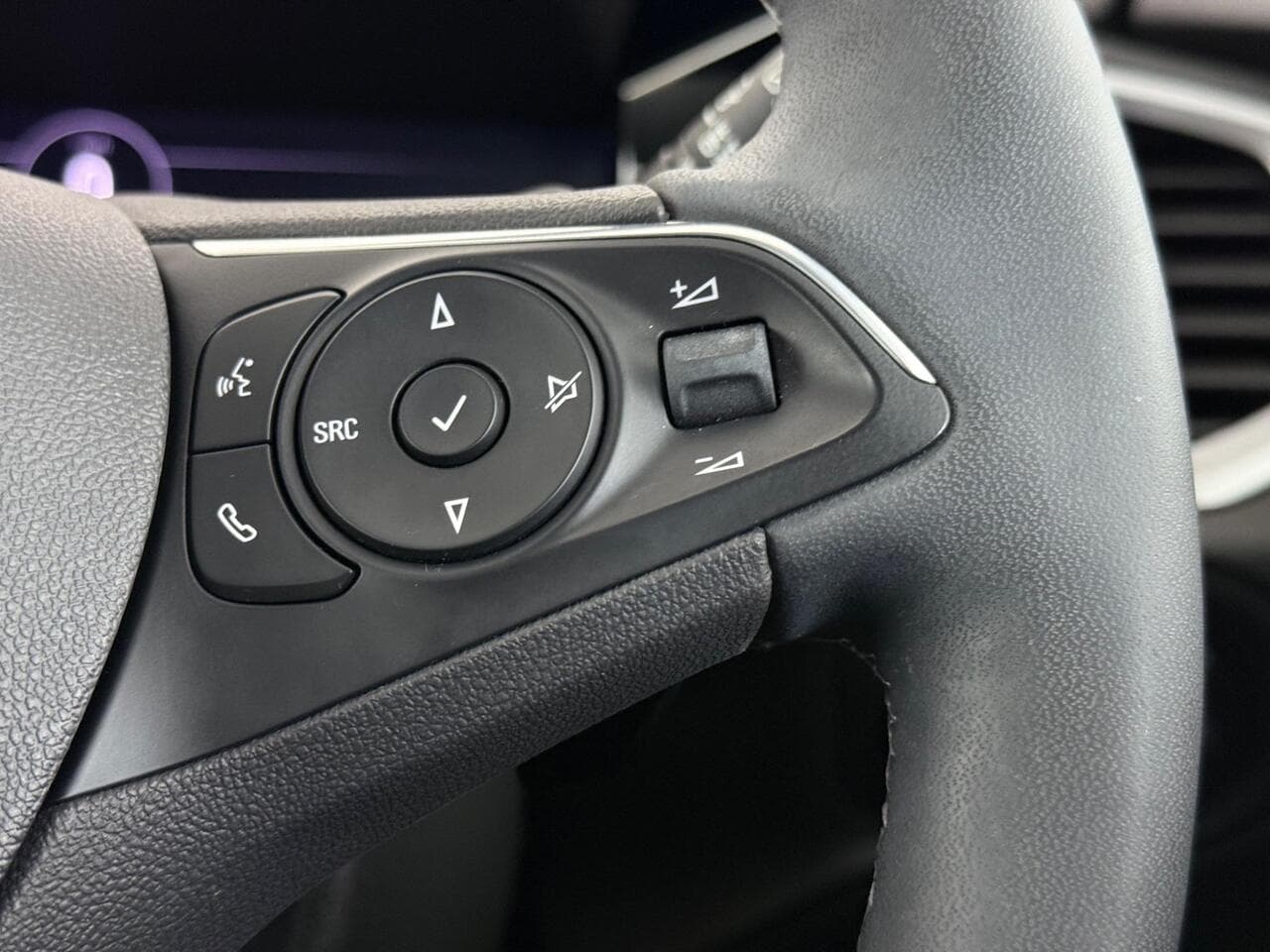 Vauxhall Grandland thumbnail Misc Controls